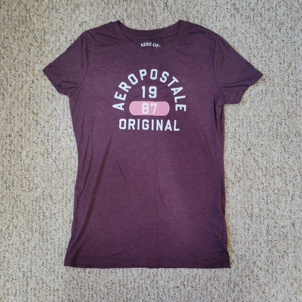 Maroon Aeropostale t shirt